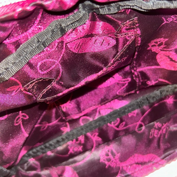 Like new Betsey Johnson floral make up bag - Picture 8 of 9